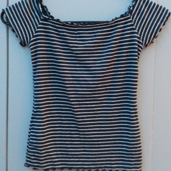 Striped off the shoulder Hollister top - Picture 2 of 2
